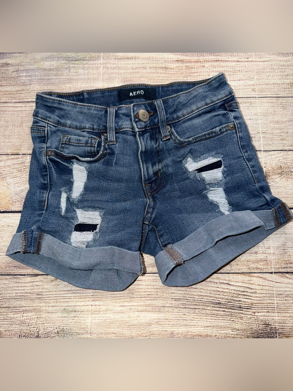 aero low rise midi denim shorts size 00
